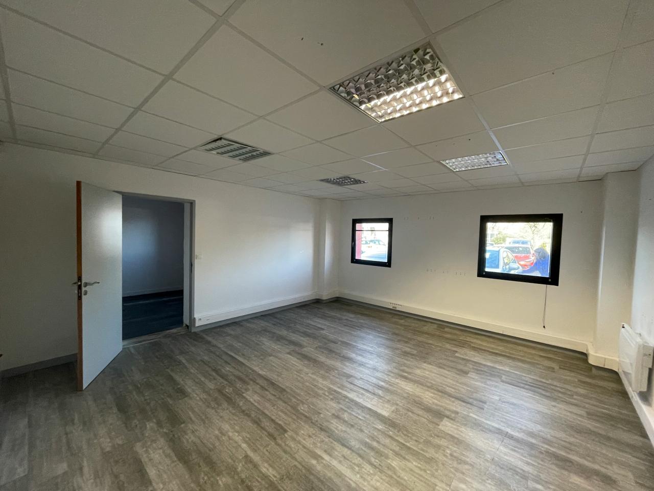Bureau Mont-Saint-Aignan 864m² Location bureau Mont-Saint-Aignan Seine-Maritime OLBUR2427699 3